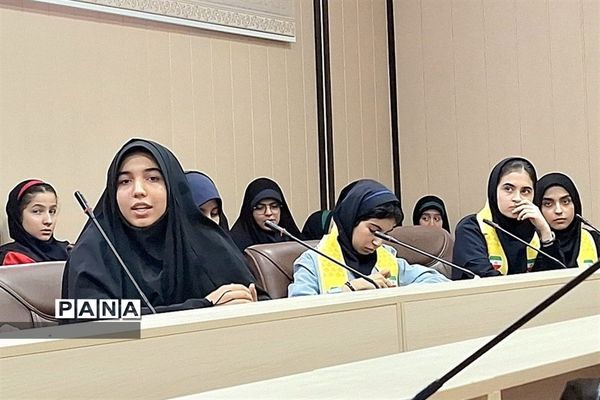 نشست منتخبین سازمان دانش‌آموزی  البرز با مشاور استاندار