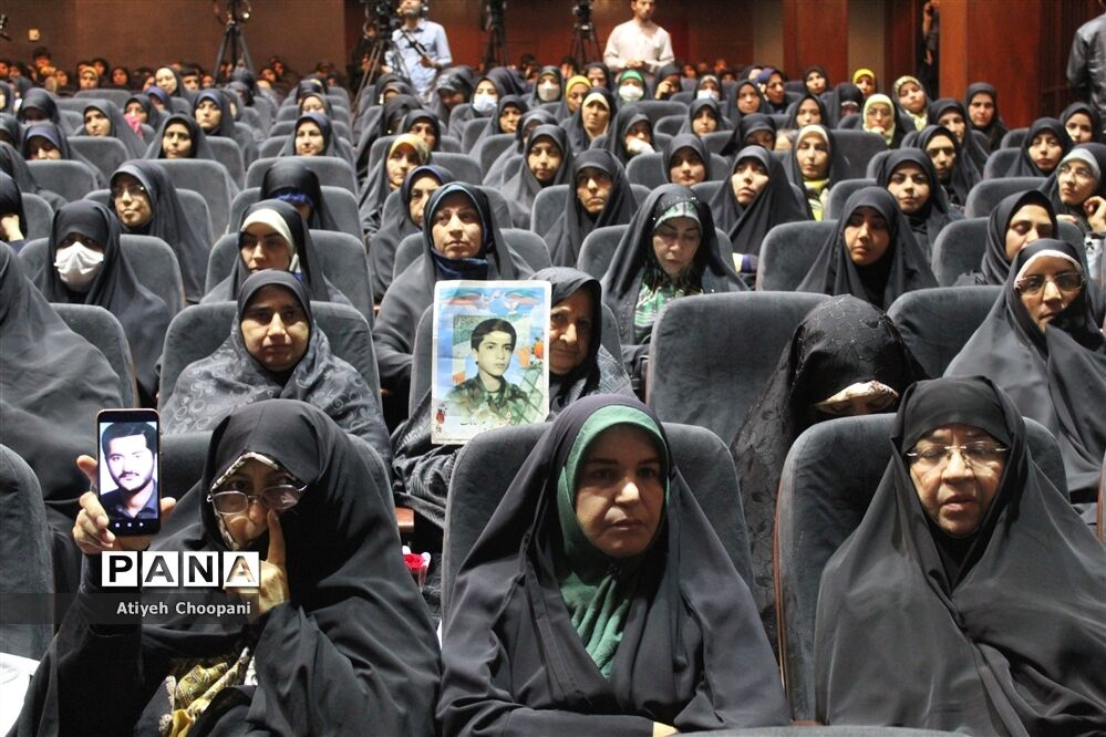 دومین یادواره شهدای دانش‌آموز شهر تهران با عنوان از مدرسه تا آسمان