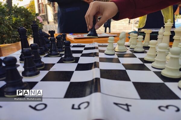 آیین آغاز مسابقات ورزشی دانش‌آموزان سراسر کشور در دبیرستان آرمینه مصلی نژاد