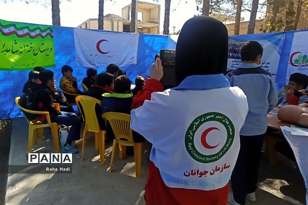 حضور دانش‌آموزان شمال استان فارس در اردوی شهید نیری به میزبانی شهرستان آباده
