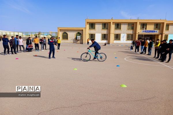 المپیاد درون‌مدرسه ای  در دبیرستان دکترشریعتی شهرستان جاجرم