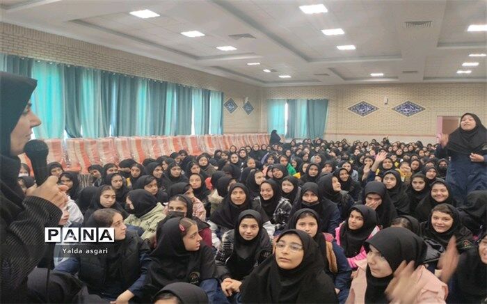 مراسم سه‌شنبه‌های مهدوی در آموزشگاه منتصرین شاهد ورامین/فیلم