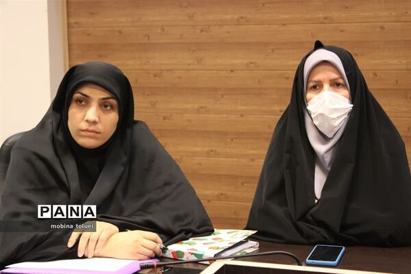 جلسه مدیران ابتدایی ناحیه یک بهارستان