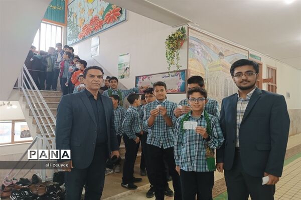 انتخابات شورای دانش‌آموزی در مدرسه شاهد حضرت مهدی مشهد