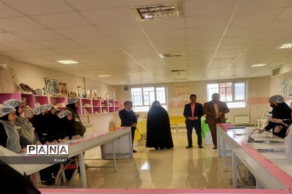 بازدید مسئولان متوسطه استان خراسان رضوی و شهرستان کاشمر از دبیرستان حضرت زینب(س)