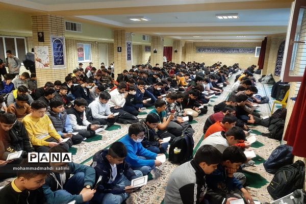 برگزاری مراسم پر فیض زیارت عاشورا هر هفته در مدرسه باقرالعلوم ایلام