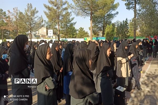 گرامیداشت روز دانش آموز در دبیرستان شاهد مطهره