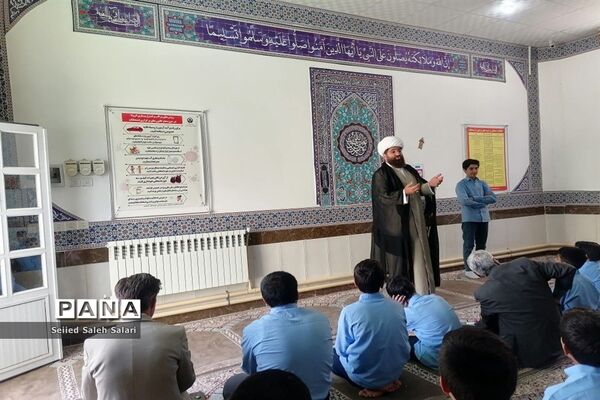 برگزاری طرح صد ثانیه در دبیرستان شهید بهشتی دوره اول