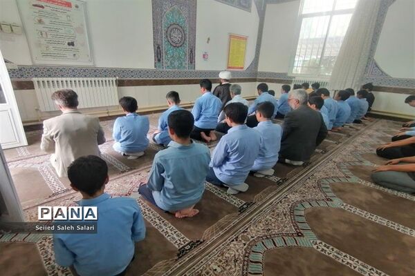 برگزاری طرح صد ثانیه در دبیرستان شهید بهشتی دوره اول