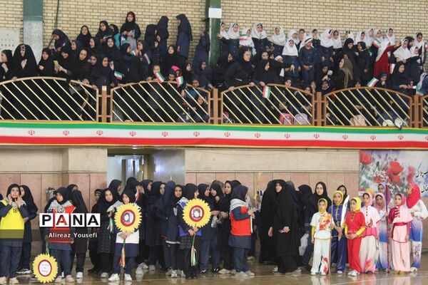 آیین افتتاحیه مسابقات ورزشی مدارس ناحیه یک قم