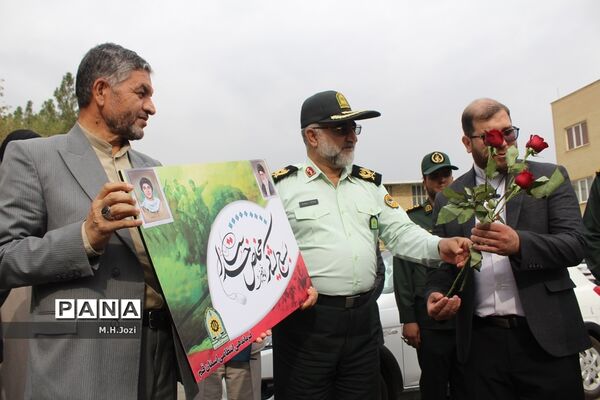 استقبال اعضای سازمان دانش‌آموزی قم از فرمانده انتظامی استان