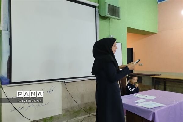 دومین کارگاه آموزشی خبرنویسی ویژه دانش‌آموز خبرنگاران دختر در کانون شهدای فرهنگی ملارد