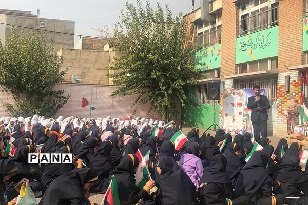 رونمایی از طرح هر مدرسه یک شهید، در دبستان شهید ناصری ناحیه دو ری