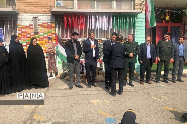 رونمایی از طرح هر مدرسه یک شهید، در دبستان شهید ناصری ناحیه دو ری