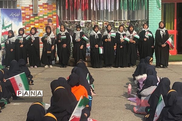 رونمایی از طرح هر مدرسه یک شهید، در دبستان شهید ناصری ناحیه دو ری