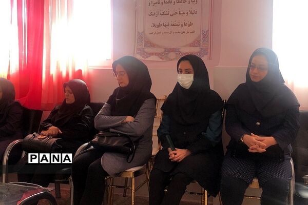 جلسه حلقه صالحین در دبستان شهید ناصری ناحیه دو ری