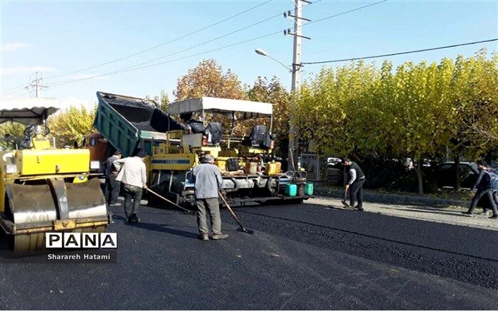 عملیات روکش آسفالت در محورهای مواصلاتی بیشتر از میزان هدف انجام شده است
