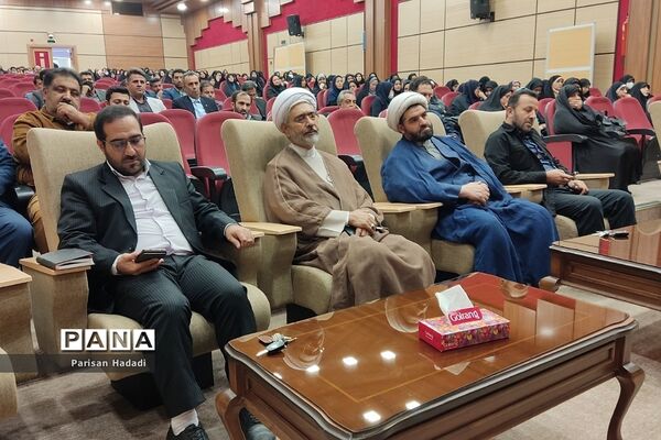 جلسه آموزشی و توجیهی مدیران،معاونین و مربیان پرورشی شهریار در اردوگاه استانی شهید منتظری
