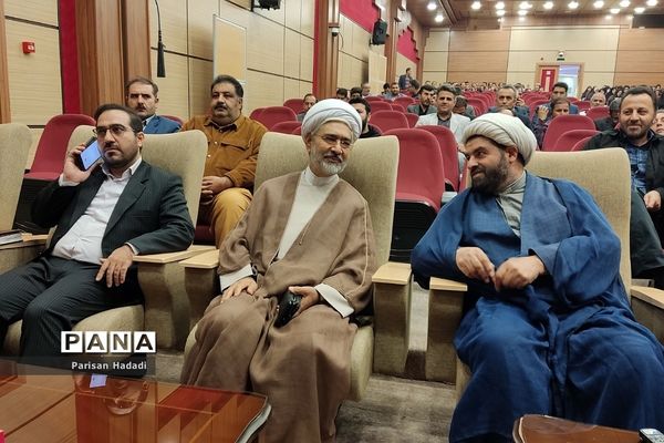 جلسه آموزشی و توجیهی مدیران،معاونین و مربیان پرورشی شهریار در اردوگاه استانی شهید منتظری