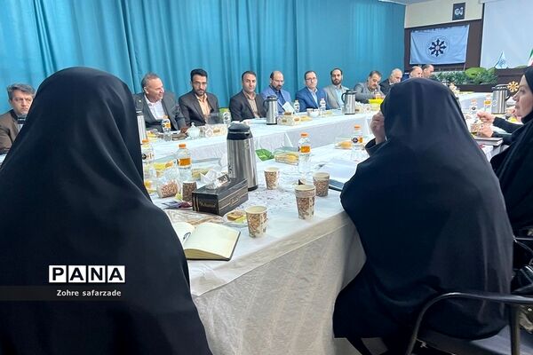 جلسه مدیران مدارس سمپاد شهرستان‌های استان تهران در رودهن