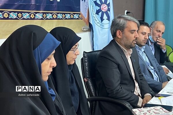 جلسه مدیران مدارس سمپاد شهرستان‌های استان تهران در رودهن