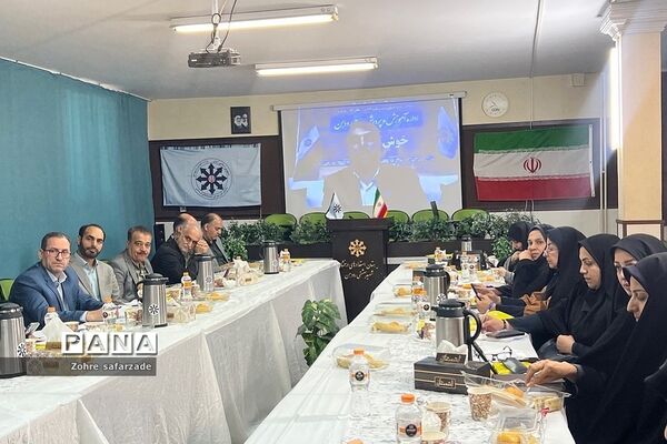 جلسه مدیران مدارس سمپاد شهرستان‌های استان تهران در رودهن