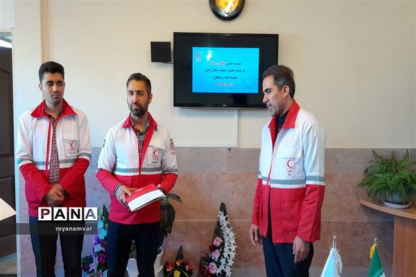 تجلیل ازداوطلبان جمعیت هلال‌احمر شهرستان شهرستان مانه و سملقان