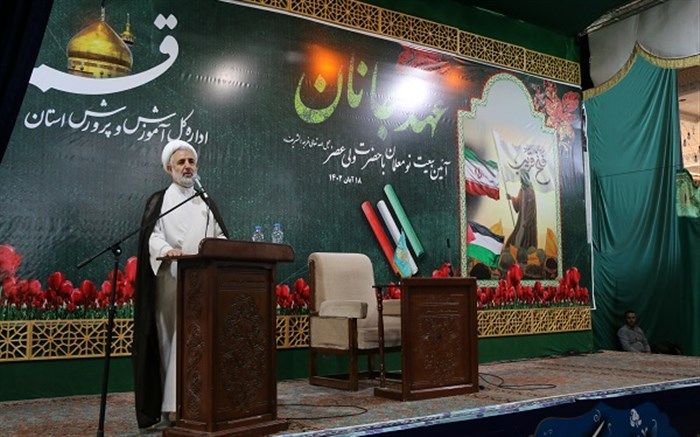 معلمان کارآمدی نظام اسلامی را به جهانیان اثبات می کنند