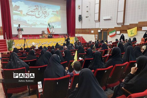 حضور حاج حسین یکتا در جمع دختران آینده‌ساز محلاتی