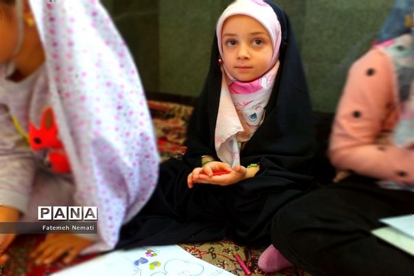 حضور دانش‌آموزان و فرهنگیان در نماز جمعه شهرستان ملارد