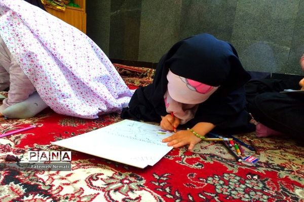 حضور دانش‌آموزان و فرهنگیان در نماز جمعه شهرستان ملارد