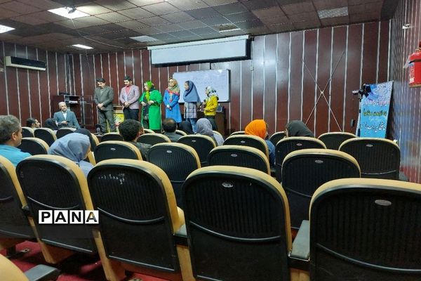 محفل شعرخوانی و مشاعره، حافظان ادب پارسی در منطقه ۱۷ تهران