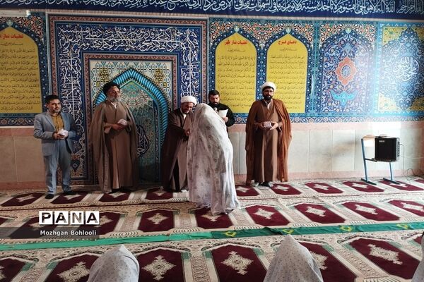 برگزاری نماز جماعت در دبیرستان دخترانه رضوانه شاهبیکی سربیشه