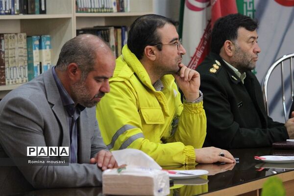 بازدید از مدارس ایمن در برابر زلزله