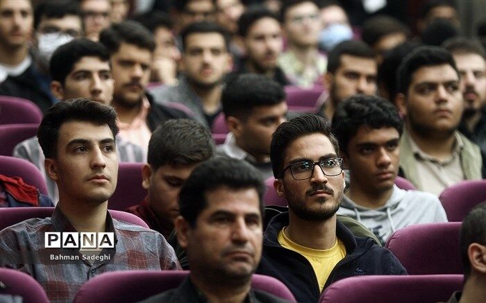 رویای کودکی که به حقیقت پیوست؛ «امین» وارد دانشگاه فرهنگیان شد