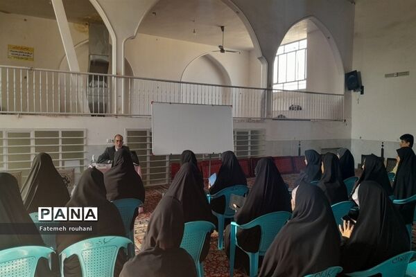 برگزاری دوره تربیت مربی روخوانی و روانخوانی قرآن کریم در خلیل‌آباد