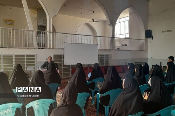 برگزاری دوره تربیت مربی روخوانی و روانخوانی قرآن کریم در خلیل‌آباد