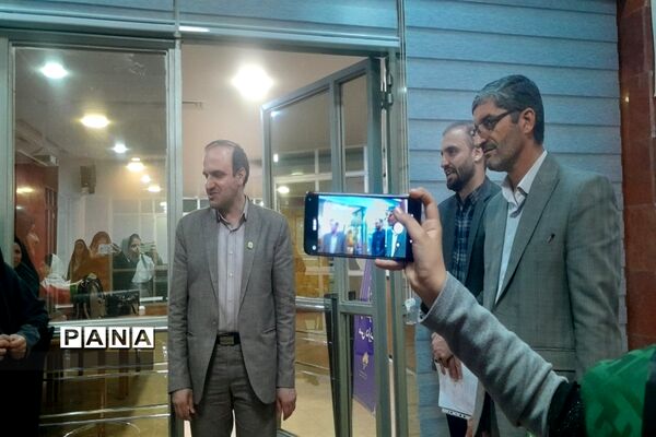 برگزاری کارگاه چهارساعته عکاسی و آشنایی دانش‌آموزان با المپیاد فیلم‌سازی  برای دانش‌آموز خبرنگار استان اصفهان