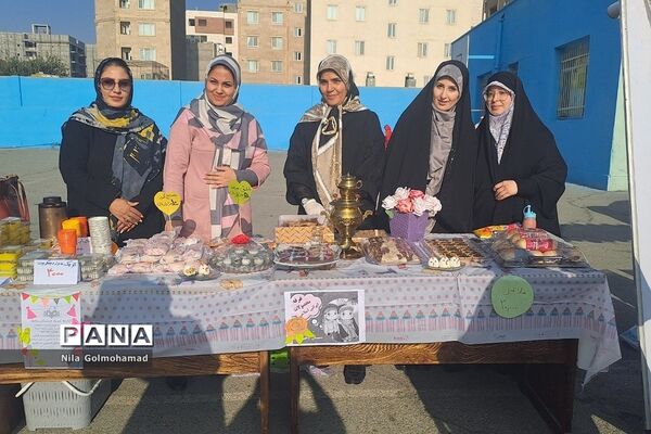 برپایی بازارچه فرشتگان در دبستان حافظ دخترانه