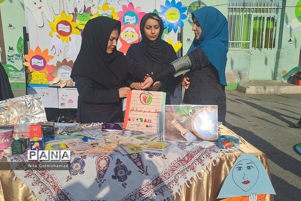 برپایی بازارچه فرشتگان در دبستان حافظ دخترانه