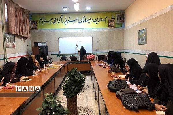 برگزاری کارگاه آموزشی ویژه معاونان پرورشی و رابطان پیشگیری در ناحیه 2 ری