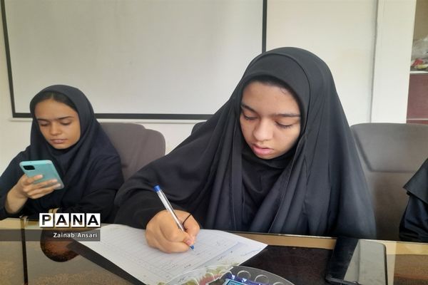 جلسه هم‌اندیشی هیات‌های دانش‌آموزی مدارس در آموزش و پرورش ملارد