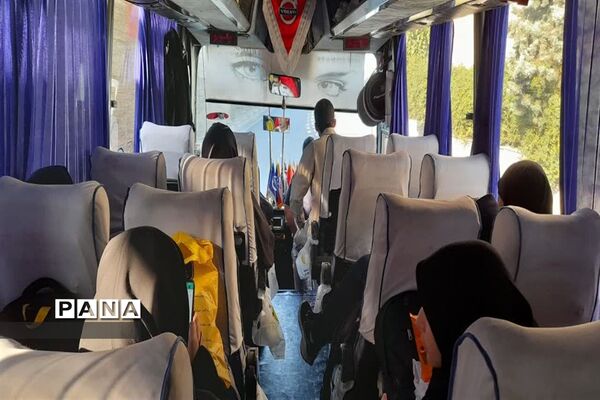تجدید میثاق دانش‌آموزان منطقه ۲ با آرمان‌های شهدای ۸ سال دفاع مقدس در قالب کاروان راهیان نور