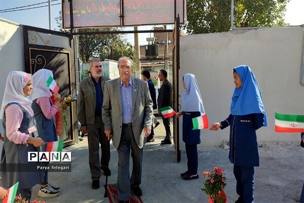 آیین افتتاح و بهره‌برداری دو دبستان در شهرستان قرچک