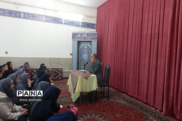 برگزاری کارگاه مشاوره «رمز موفقیت در کنکور» در دبیرستان نمونه ارشاد