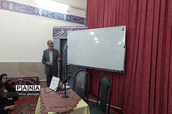 برگزاری کارگاه مشاوره «رمز موفقیت در کنکور» در دبیرستان نمونه ارشاد