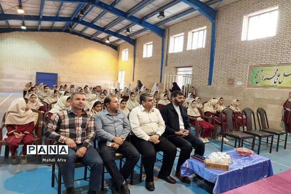 نواخته شدن زنگ هفته مبارزه با اعتیاد و آسیب های اجتماعی در دبستان  آزاده بهبهان