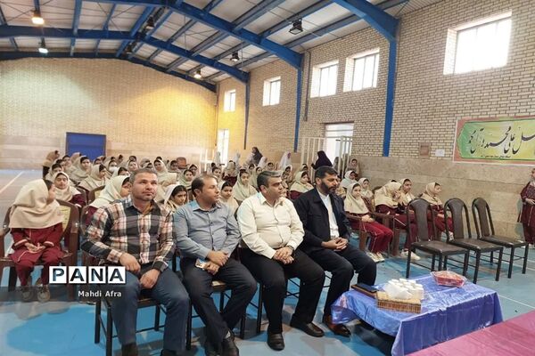 نواخته شدن زنگ هفته مبارزه با اعتیاد و آسیب های اجتماعی در دبستان  آزاده بهبهان