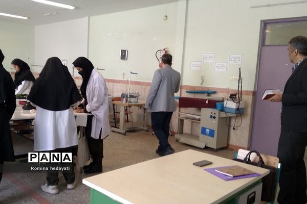 بازدید تخصصی مسئولان بخش فنی و حرفه‌ای و کاردانش اداره کل آموزش و پرورش شهرستان‌های تهران از هنرستان‌مبتکران رودهن