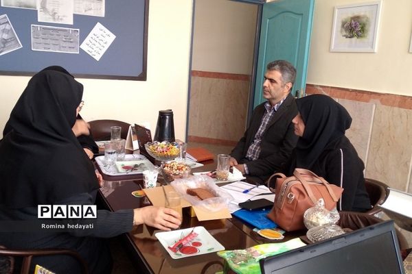 بازدید تخصصی مسئولان بخش فنی و حرفه‌ای و کاردانش اداره کل آموزش و پرورش شهرستان‌های تهران از هنرستان‌مبتکران رودهن